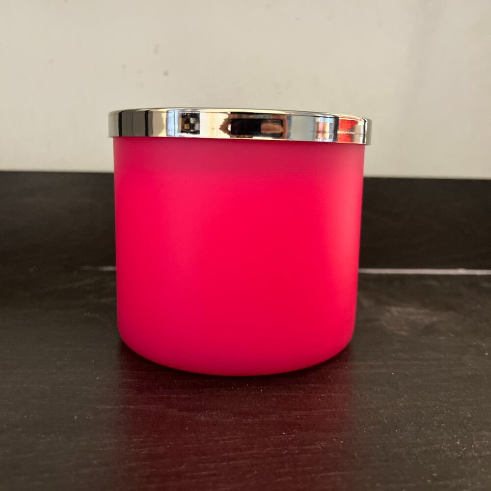 bath and body works ocean smelling candle